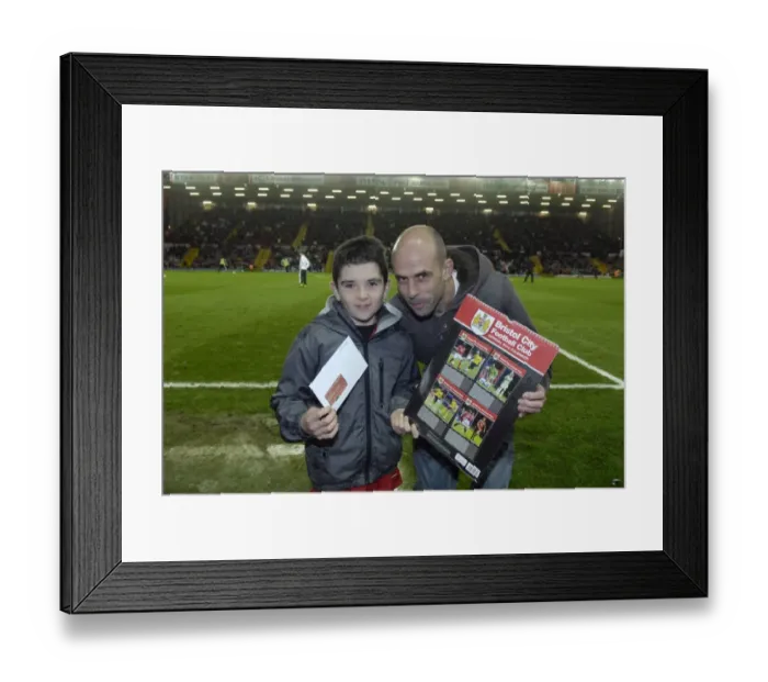 Framed Print : Bristol City vs Middlesbrough: A Football Showdown - Season 11-12 Framed Print : Bristol City vs Middlesbrough: A Football Showdown - Season 11-12