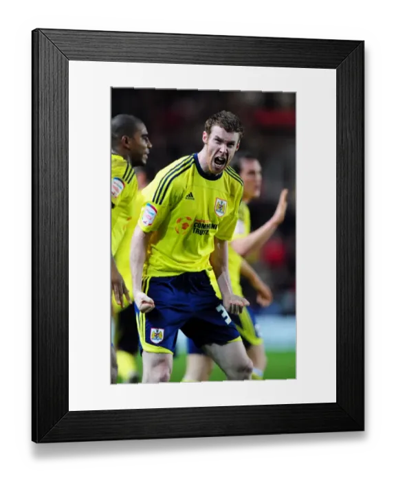 Framed Print : Stephen Pearson Scores Championship-Winning Goal for Bristol City vs. Southampton (December 30, 2011) Framed Print : Stephen Pearson Scores Championship-Winning Goal for Bristol City vs. Southampton (December 30, 2011)