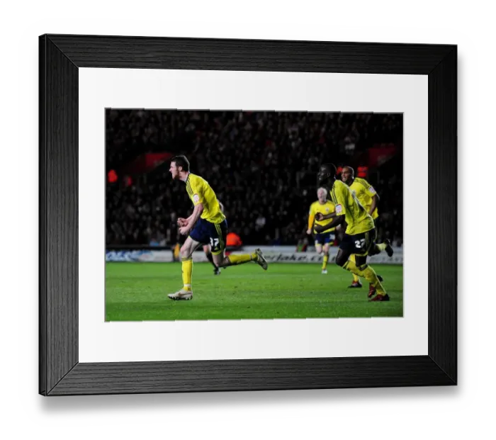 Framed Print : Stephen Pearson Scores Championship-Winning Goal for Bristol City vs. Southampton (December 30, 2011)