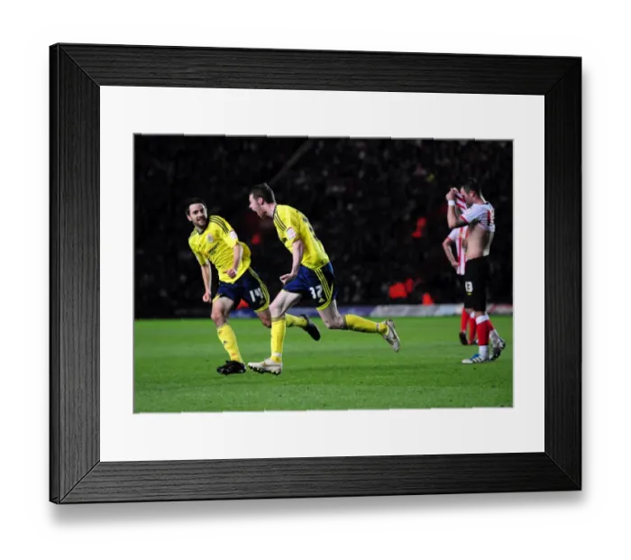 Framed Print : Stephen Pearson's Championship-Winning Goal for Bristol City vs Southampton (30 / 12 / 2011)