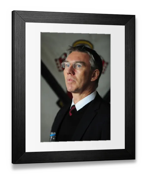 Framed Print : Nigel Adkins Leads Southampton to Victory over Bristol City in Championship Clash (December 2011) Framed Print : Nigel Adkins Leads Southampton to Victory over Bristol City in Championship Clash (December 2011)