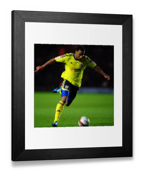 Framed Print : Nicky Maynard of Bristol City in Championship Clash at Southampton's St Marys Stadium - 30 / 12 / 2011 Framed Print : Nicky Maynard of Bristol City in Championship Clash at Southampton's St Marys Stadium - 30 / 12 / 2011