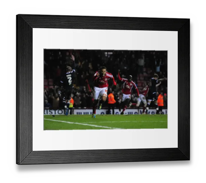 Framed Print : Last-Minute Thriller: Nicky Maynard's Game-Winning Goal for Bristol City vs. Millwall (Championship Football, 03 / 01 / 2012)