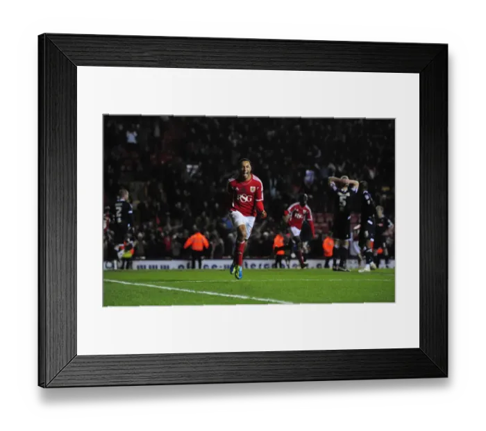 Framed Print : Last-Minute Thriller: Nicky Maynard's Dramatic Winning Goal for Bristol City against Millwall (03 / 01 / 2012) Framed Print : Last-Minute Thriller: Nicky Maynard's Dramatic Winning Goal for Bristol City against Millwall (03 / 01 / 2012)