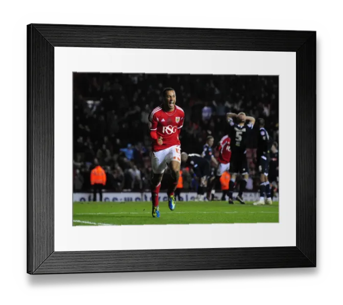 Framed Print : Last-Minute Thriller: Nicky Maynard's Game-Winning Goal for Bristol City against Millwall (Championship, 03 / 01 / 2012)