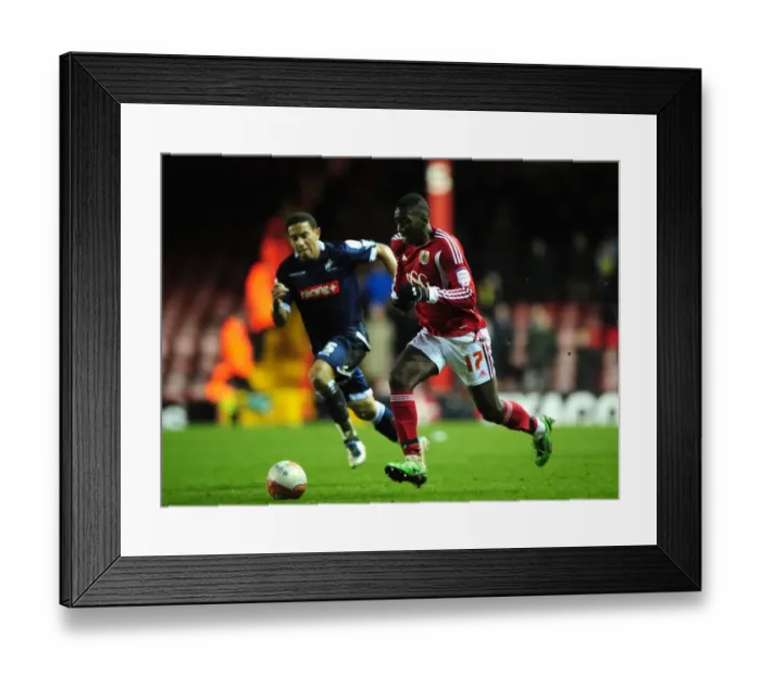 Framed Print : Bristol City's Yannick Bolasie in Championship Clash Against Millwall (03 / 01 / 2012)