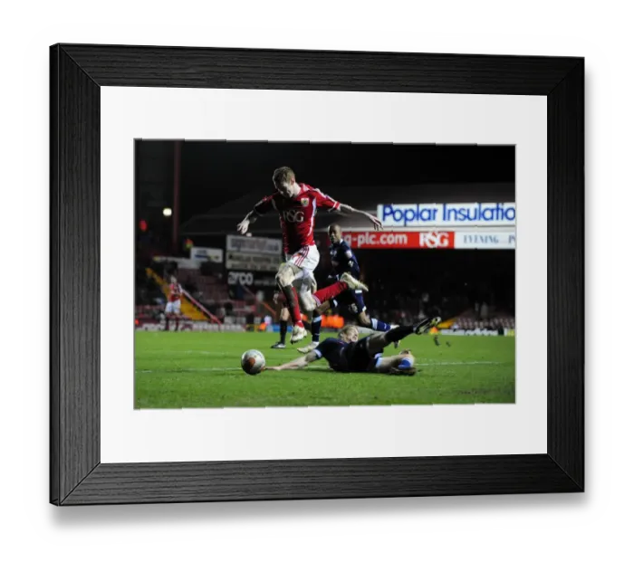 Framed Print : Bristol City's Stephen Pearson Dodges Paul Robinson's Challenge in Championship Clash, 03 / 01 / 2012 Framed Print : Bristol City's Stephen Pearson Dodges Paul Robinson's Challenge in Championship Clash, 03 / 01 / 2012