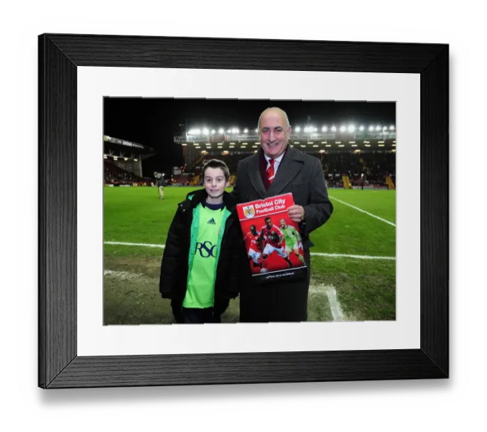 Framed Print : The Intense Football Rivalry: Bristol City vs Millwall - Season 11-12 Framed Print : The Intense Football Rivalry: Bristol City vs Millwall - Season 11-12
