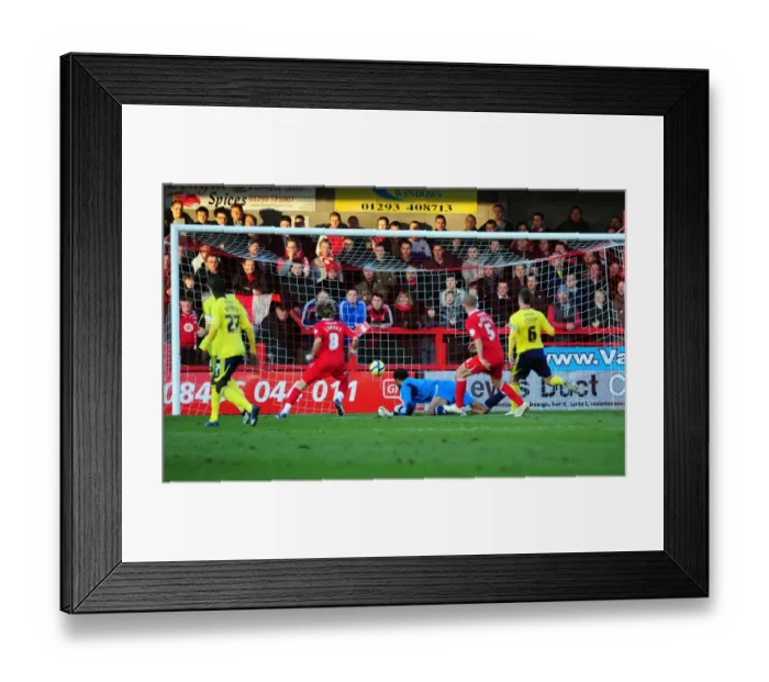 Framed Print : FA Cup: Dramatic Moment as Josh Simpson Hits the Post for Crawley Town against Bristol City - 07 / 01 / 2012