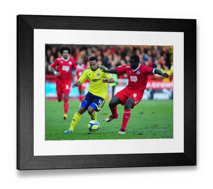 Framed Print : Bristol City's Nicky Maynard Clashes with Crawley Town's Pablo Mills in FA Cup Match - 07 / 01 / 2012 Framed Print : Bristol City's Nicky Maynard Clashes with Crawley Town's Pablo Mills in FA Cup Match - 07 / 01 / 2012