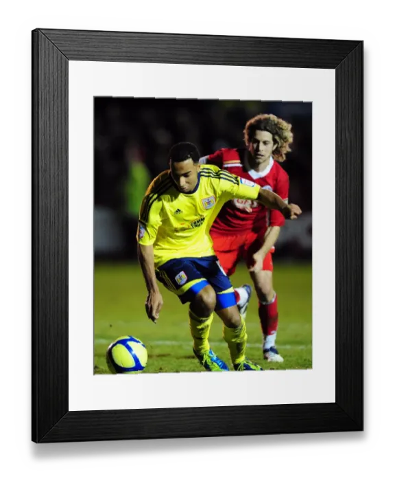 Framed Print : Nicky Maynard's Late Chance: FA Cup Clash Between Crawley Town and Bristol City (07 / 01 / 2012) Framed Print : Nicky Maynard's Late Chance: FA Cup Clash Between Crawley Town and Bristol City (07 / 01 / 2012)