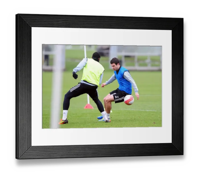 Framed Print : New Signing Richard Foster Training with Bristol City at Memorial Stadium (January 10, 2012) Framed Print : New Signing Richard Foster Training with Bristol City at Memorial Stadium (January 10, 2012)
