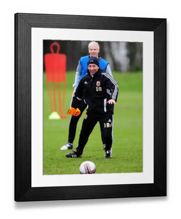Framed Print : Derek McInnes Training with Bristol City Football Club - Memorial Stadium, January 2012