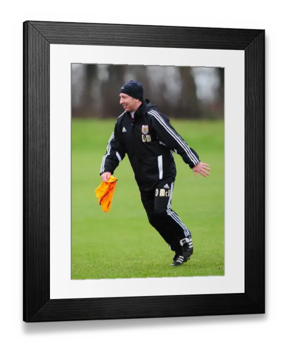 Framed Print : Derek McInnes of Bristol City FC Training at Memorial Stadium Ahead of Football Match Framed Print : Derek McInnes of Bristol City FC Training at Memorial Stadium Ahead of Football Match