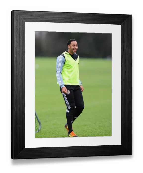 Framed Print : Bristol City's Nicky Maynard Cross-Trains with Rugby Team at Memorial Stadium Framed Print : Bristol City's Nicky Maynard Cross-Trains with Rugby Team at Memorial Stadium