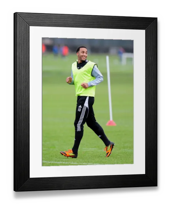 Framed Print : Bristol City's Nicky Maynard in Action: Training at Memorial Stadium, January 2012 Framed Print : Bristol City's Nicky Maynard in Action: Training at Memorial Stadium, January 2012