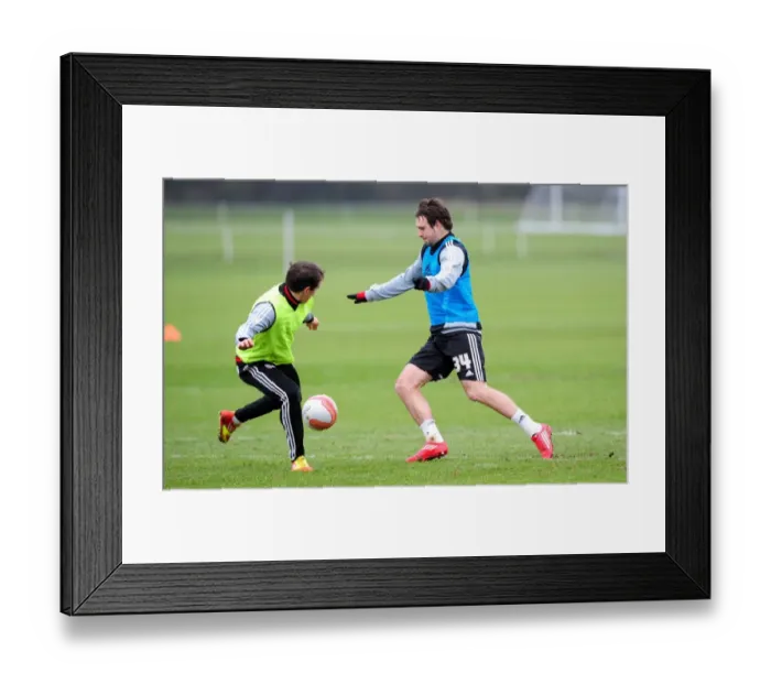 Framed Print : Bristol City: Brett Pitman and Neil Kilkenny Compete in Intense Training Session Framed Print : Bristol City: Brett Pitman and Neil Kilkenny Compete in Intense Training Session