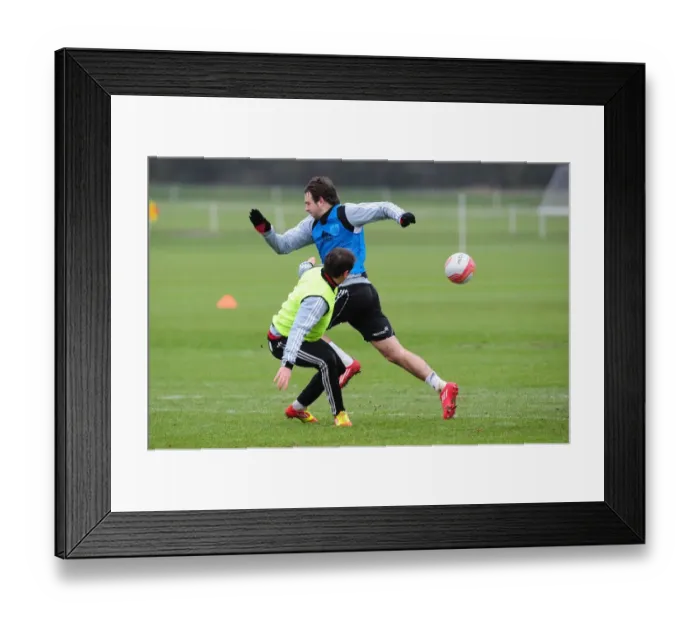 Framed Print : Bristol City FC: Brett Pitman vs. Neil Kilkenny - Intense Training Battle Framed Print : Bristol City FC: Brett Pitman vs. Neil Kilkenny - Intense Training Battle