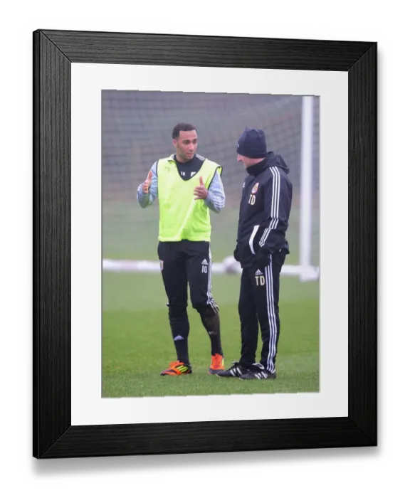 Framed Print : Bristol City: Nicky Maynard in Training Discussion with Assistant Manager Tony Docherty Framed Print : Bristol City: Nicky Maynard in Training Discussion with Assistant Manager Tony Docherty
