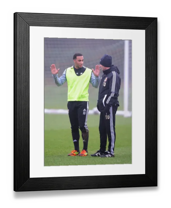 Framed Print : Bristol City: Nicky Maynard in Deep Conversation with Assistant Manager Tony Docherty During Training Framed Print : Bristol City: Nicky Maynard in Deep Conversation with Assistant Manager Tony Docherty During Training