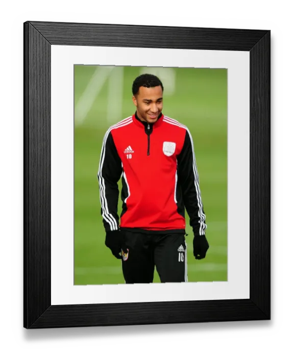 Framed Print : Bristol City: Training Session with Nicky Maynard