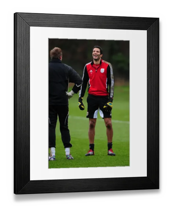 Framed Print : David James: A Light-Hearted Moment at Bristol City Football Club Training Framed Print : David James: A Light-Hearted Moment at Bristol City Football Club Training