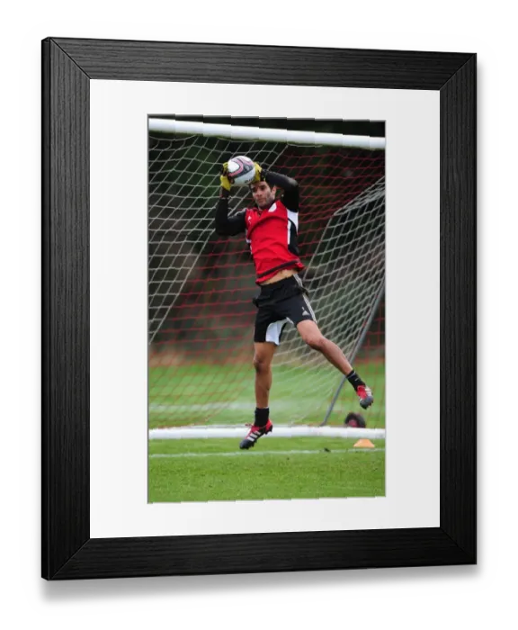 Framed Print : Intense Focus: David James Training Session at Bristol City Football Club Framed Print : Intense Focus: David James Training Session at Bristol City Football Club
