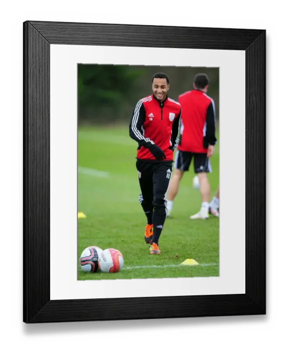 Framed Print : Bristol City: Nicky Maynard in Training Focus Framed Print : Bristol City: Nicky Maynard in Training Focus