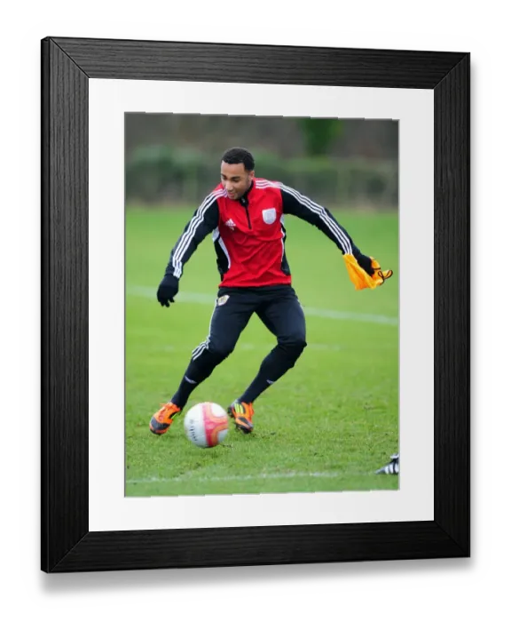 Framed Print : Bristol City: Nicky Maynard in Action at Training Session