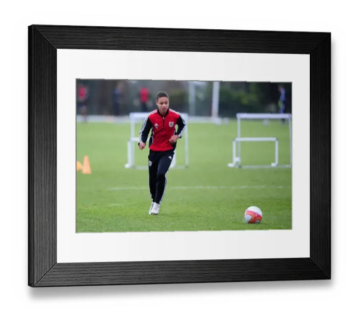 Framed Print : Bobby Reid in Training: Focused and Determined at Bristol City Football Club