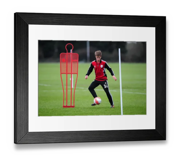 Framed Print : Bristol City: Joe Bryan in Training Focus