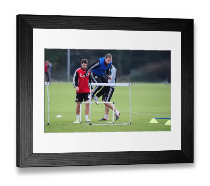 Framed Print : Bristol City: David Clarkson in Training Focus Framed Print : Bristol City: David Clarkson in Training Focus