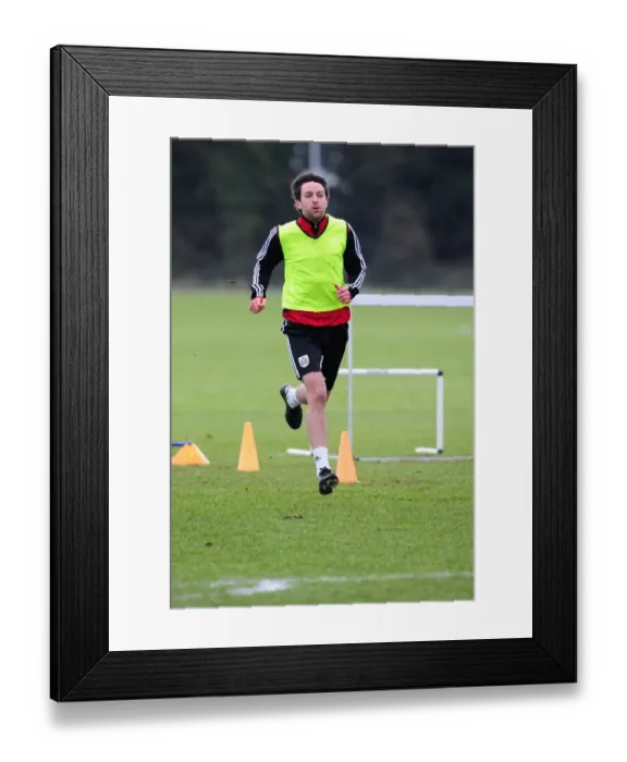 Framed Print : Bristol City: Cole Skuse in Training Focus Framed Print : Bristol City: Cole Skuse in Training Focus
