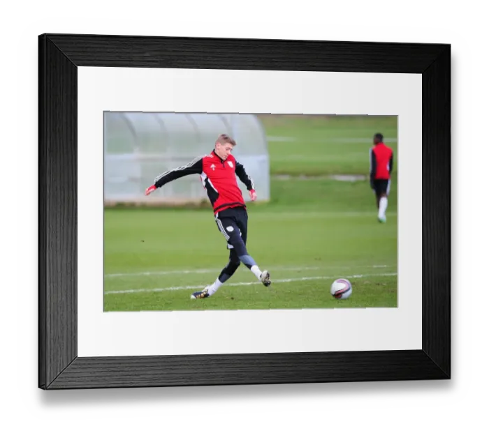 Framed Print : Bristol City Football Club: Jon Stead in Training