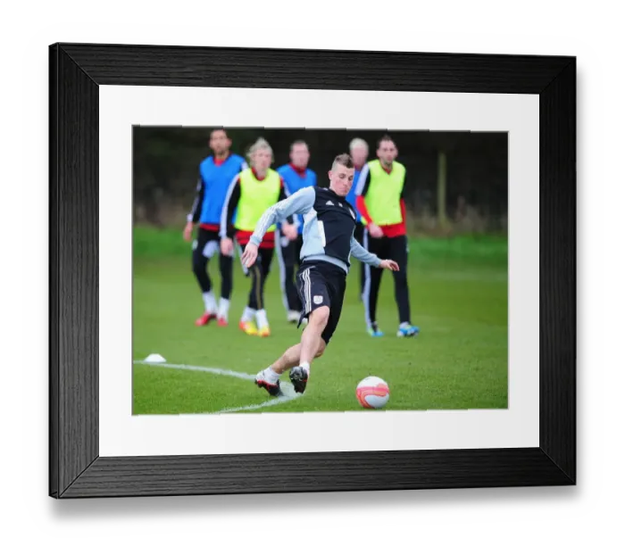 Framed Print : Chris Wood in Intense Training Focus with Bristol City FC Framed Print : Chris Wood in Intense Training Focus with Bristol City FC