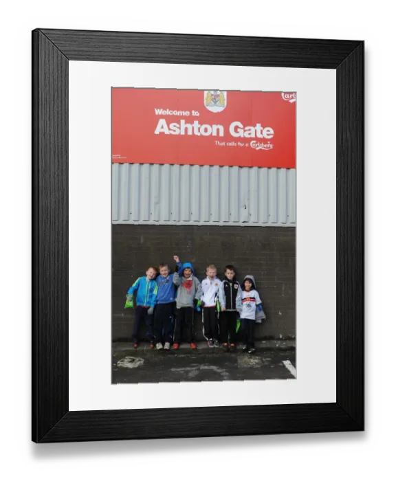 Framed Print : Bristol City vs Doncaster Rovers: A Football Showdown - Season 11-12 Framed Print : Bristol City vs Doncaster Rovers: A Football Showdown - Season 11-12