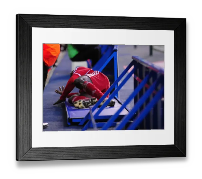 Framed Print : Albert Adomah's Dramatic Tumble at Reading's Madejski Stadium - Bristol City FC, Championship 2012