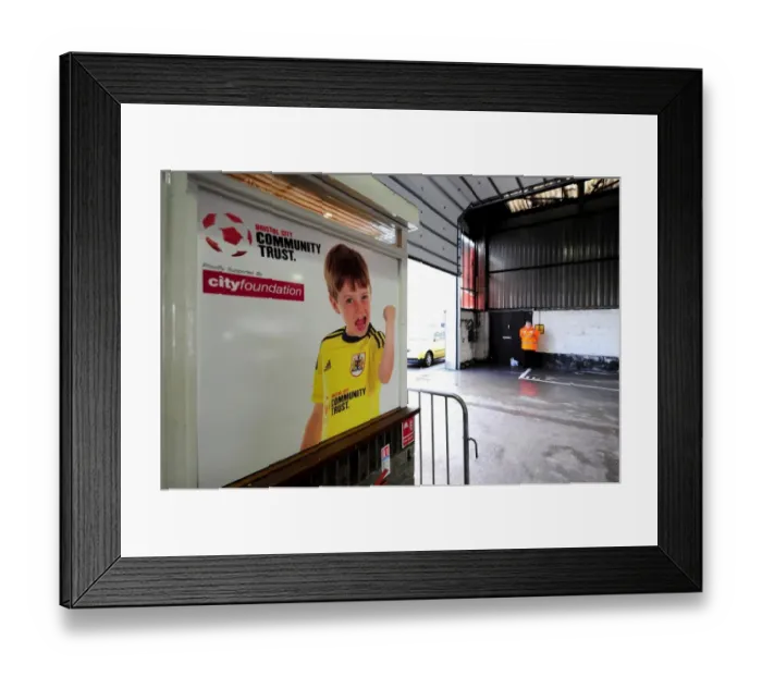 Framed Print : Football Rivalry: Bristol City vs Doncaster Rovers - Season 11-12 Framed Print : Football Rivalry: Bristol City vs Doncaster Rovers - Season 11-12