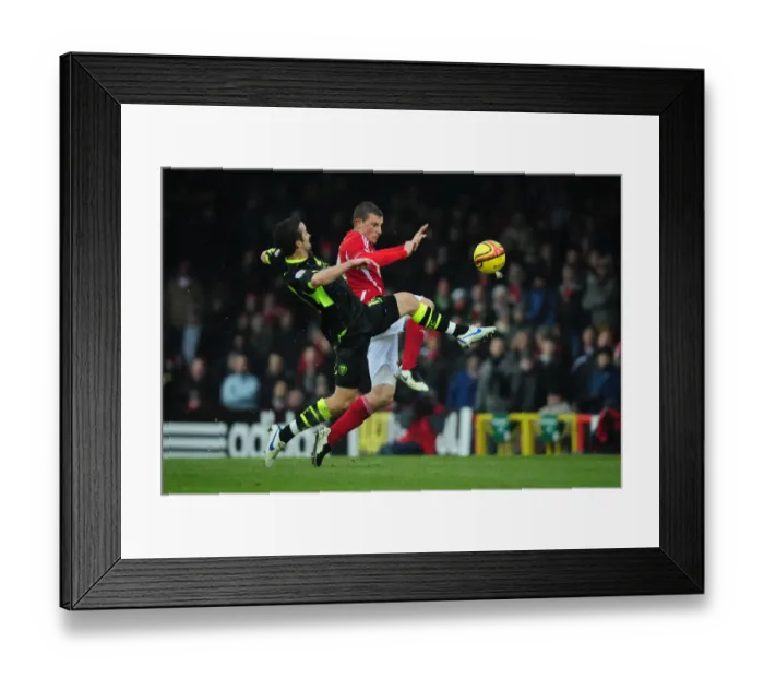 Framed Print : Leeds United's Danny Pugh Beats Bristol City's Chris Wood to the Ball in Championship Clash at Ashton Gate Stadium (Bristol City v Leeds United) Framed Print : Leeds United's Danny Pugh Beats Bristol City's Chris Wood to the Ball in Championship Clash at Ashton Gate Stadium (Bristol City v Leeds United)