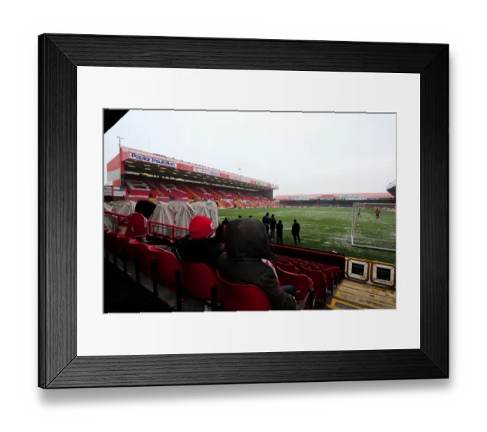 Framed Print : Bristol City vs Leeds United: A Season 11-12 Showdown