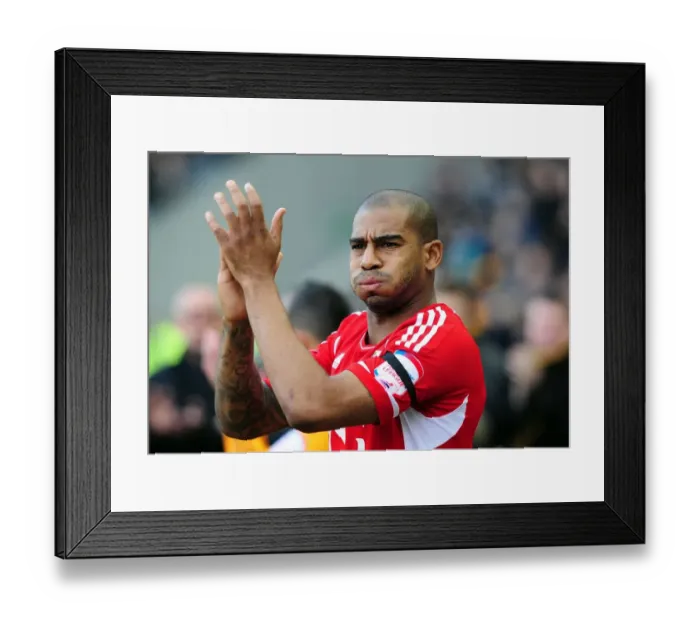 Framed Print : Bristol City's Marvin Elliott in Championship Clash at Hull City, 11 / 02 / 2012 Framed Print : Bristol City's Marvin Elliott in Championship Clash at Hull City, 11 / 02 / 2012