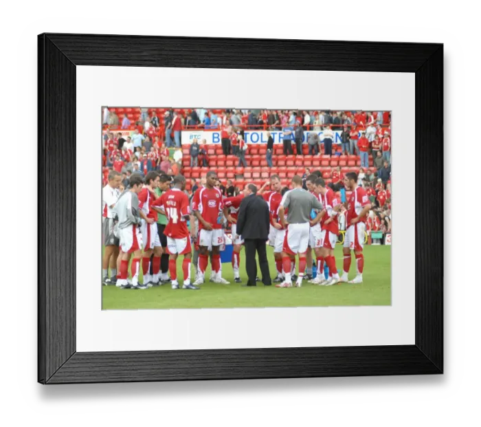 Framed Print : Team Talk Framed Print : Team Talk