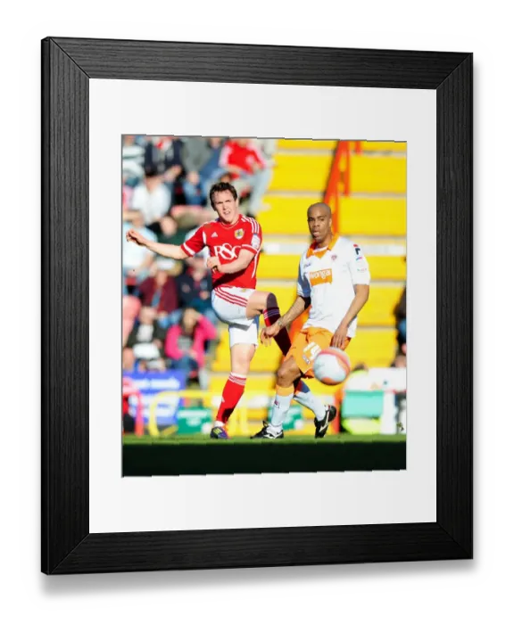 Framed Print : Neil Kilkenny in Action: Bristol City vs Blackpool, Ashton Gate Stadium, 2012
