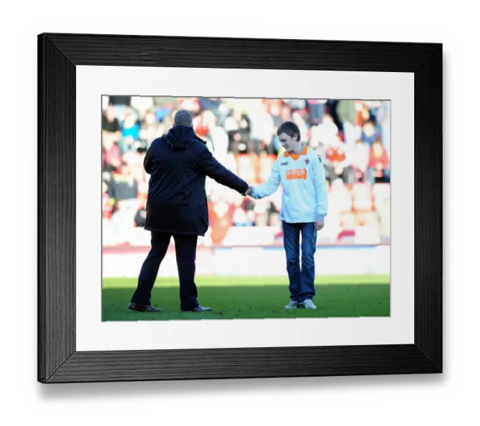 Framed Print : Bristol City vs Blackpool: Clash at Ashton Gate Stadium - February 25, 2012 Framed Print : Bristol City vs Blackpool: Clash at Ashton Gate Stadium - February 25, 2012