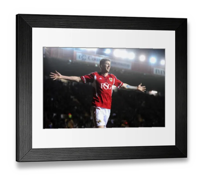 Framed Print : Bristol City's Jon Stead Erupts in Celebration After Scoring Epic Goal Against Leicester City at Ashton Gate Stadium