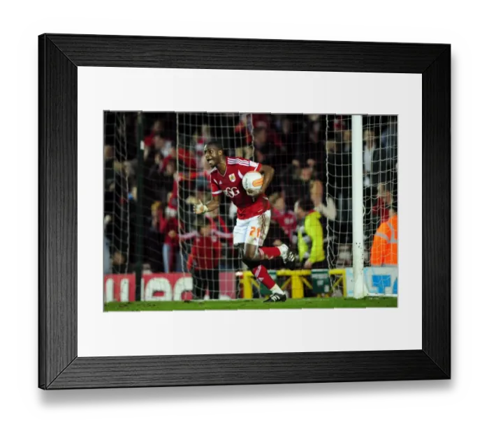 Framed Print : Bristol City's Kalifa Cisse Celebrates Goal Against Leicester City Framed Print : Bristol City's Kalifa Cisse Celebrates Goal Against Leicester City