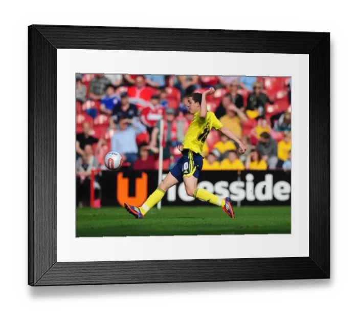 Framed Print : Hogan Ephraim Scores Thrilling Debut Goal: Middlesbrough vs. Bristol City (24 / 03 / 2012)
