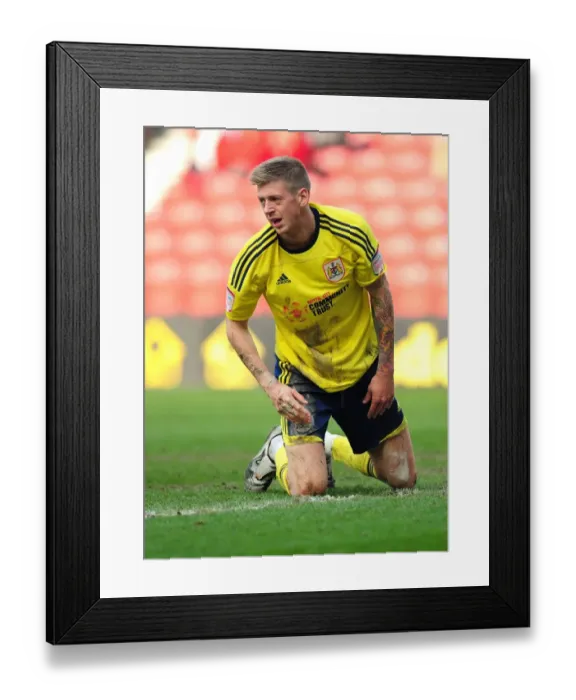 Framed Print : Jon Stead of Bristol City in Action against Middlesbrough, 24 / 03 / 2012 Framed Print : Jon Stead of Bristol City in Action against Middlesbrough, 24 / 03 / 2012