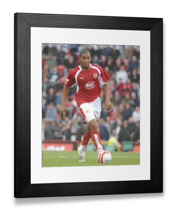 Framed Print : Marvin Elliott in Action: Bristol City vs Stoke City