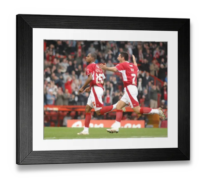 Framed Print : Marvin Elliott: In Action Against Stoke City (Bristol City vs Stoke City) Framed Print : Marvin Elliott: In Action Against Stoke City (Bristol City vs Stoke City)